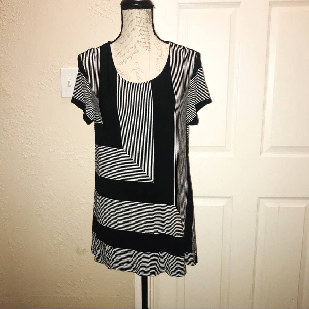 Cable & Gauge Scoop Neck Sharkbite Asymmetrical
